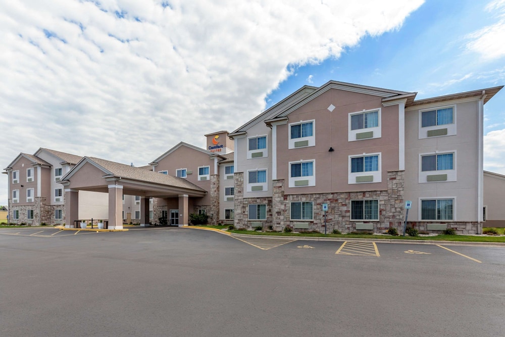 comfort suites delavan lake geneva area