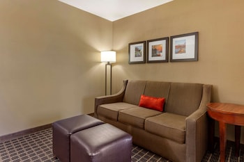 comfort suites delavan lake geneva area