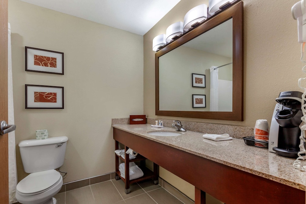 comfort suites delavan lake geneva area