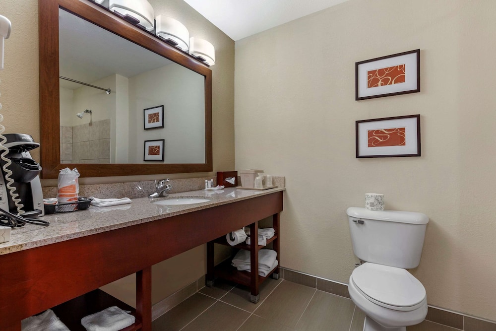 comfort suites delavan lake geneva area