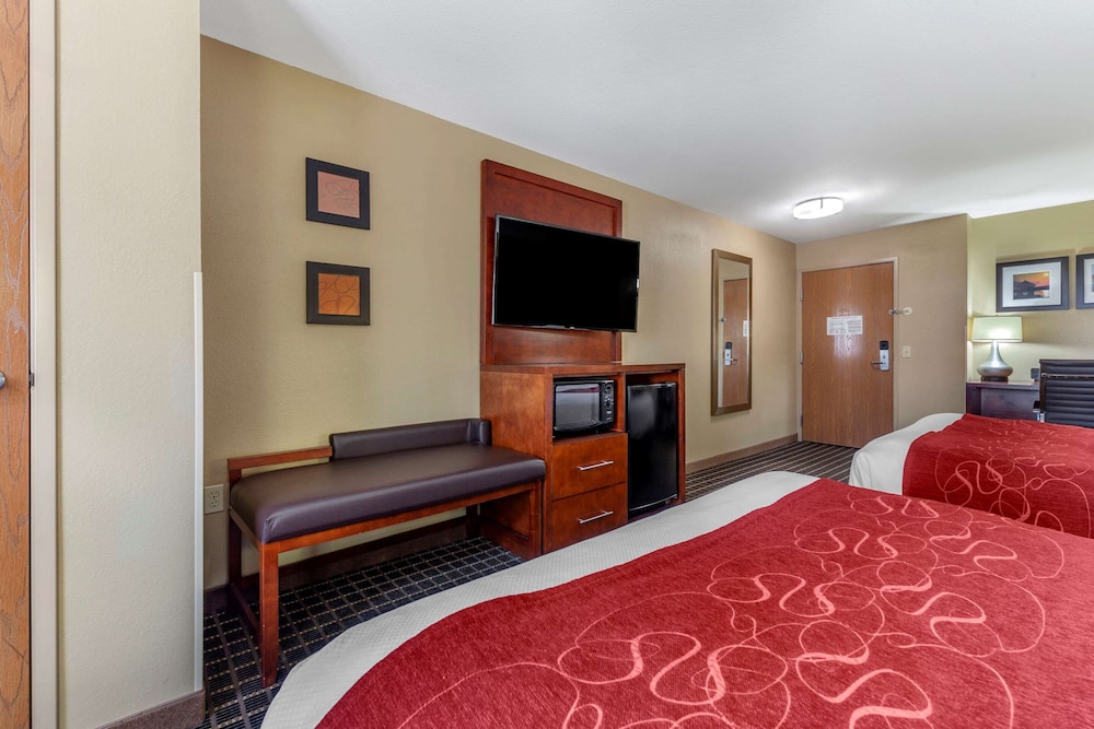 comfort suites delavan lake geneva area