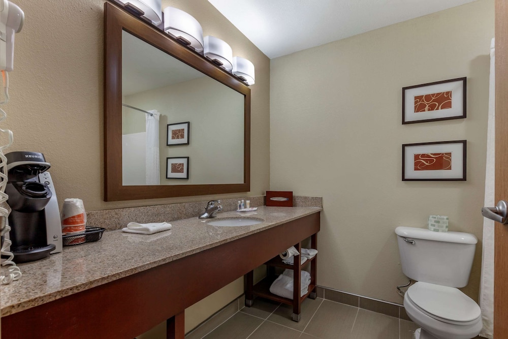 comfort suites delavan lake geneva area