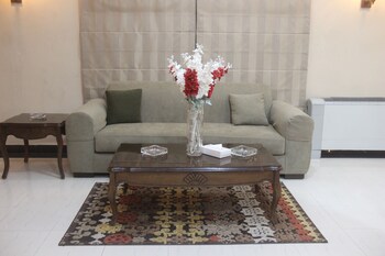 orient house hotel suites