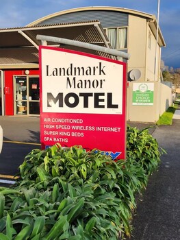 Landmark Manor Motel,New Plymouth>>Burgess Park,4 star