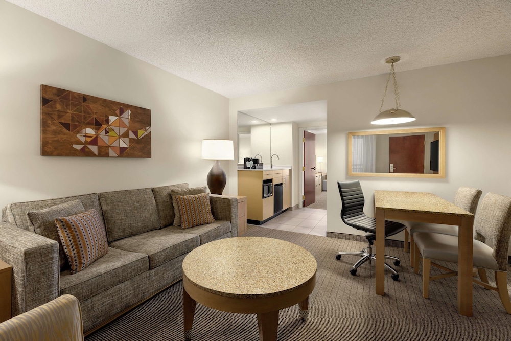 embassy suites by hilton denver international airport