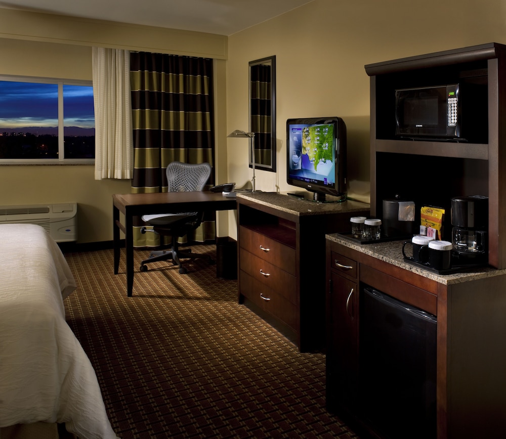 hilton garden inn denver cherry creek