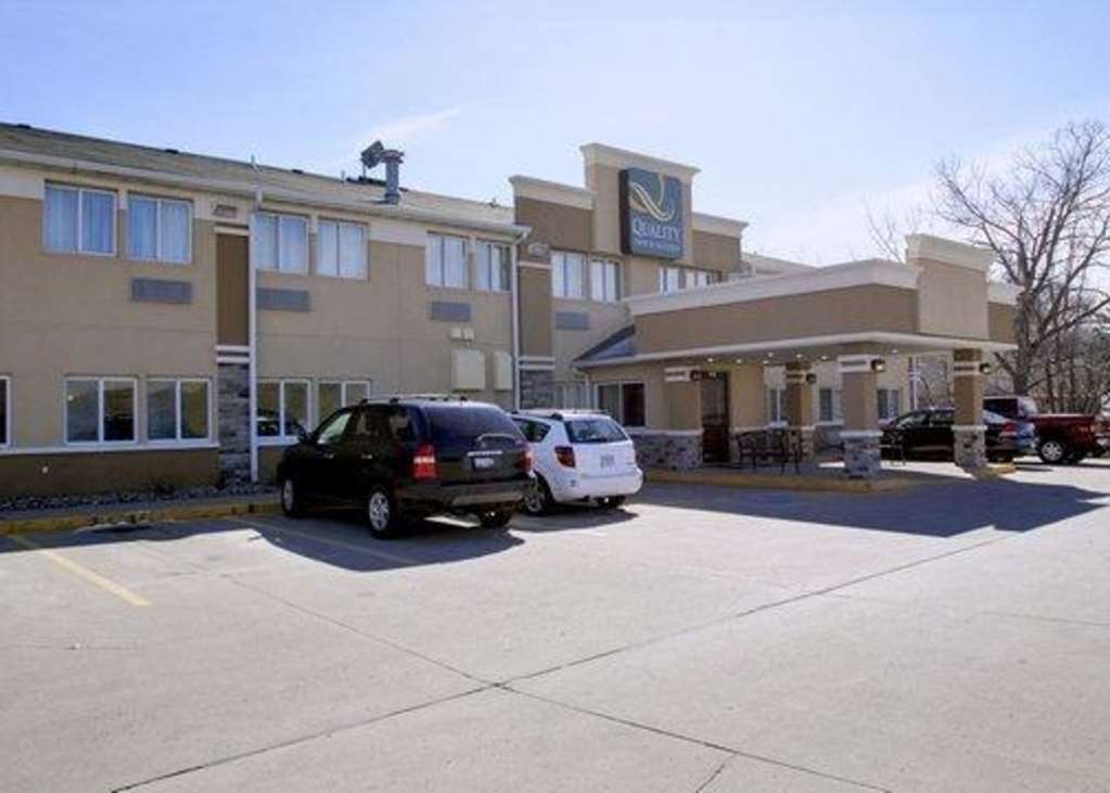 quality inn and suites des moines airport