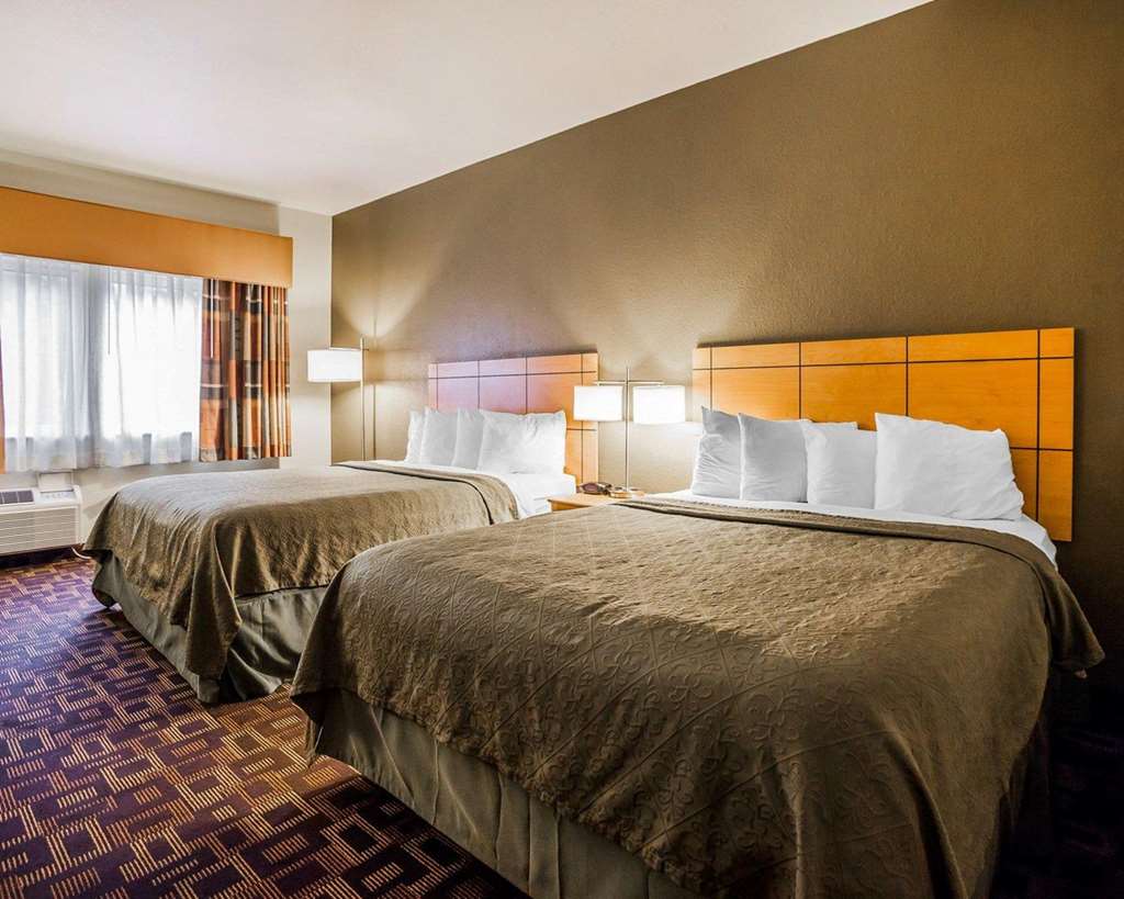 quality inn and suites des moines airport