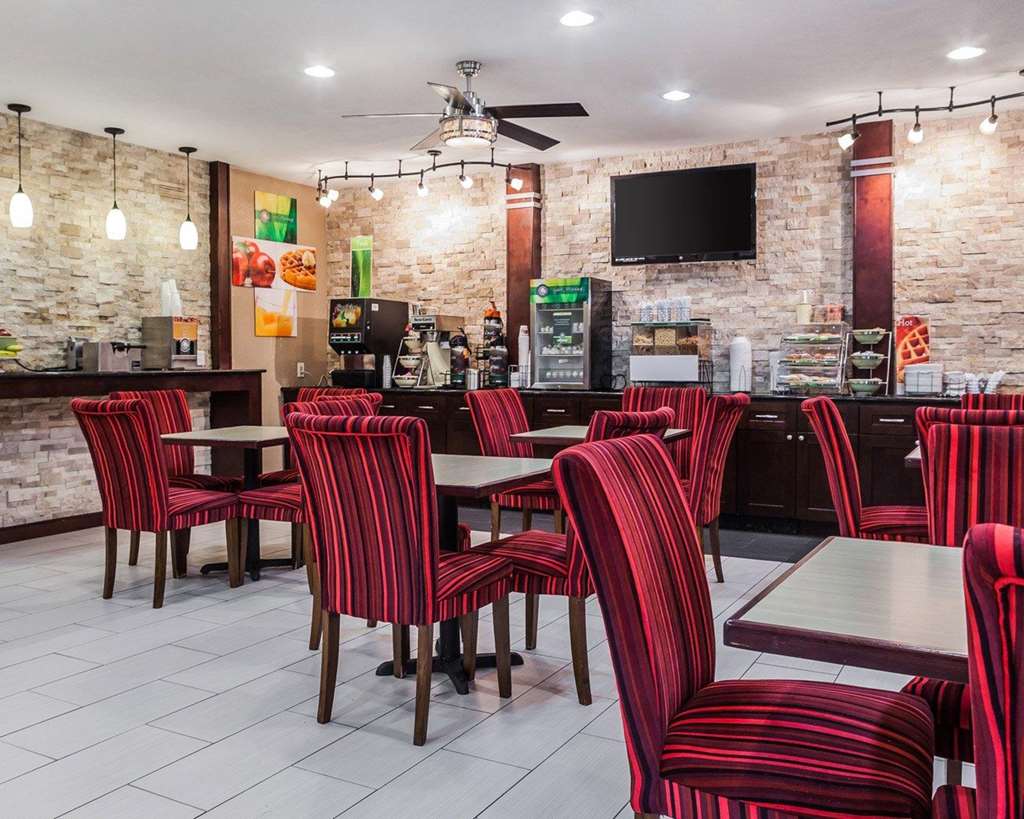 quality inn and suites des moines airport