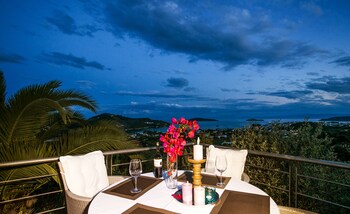 vigles sea view