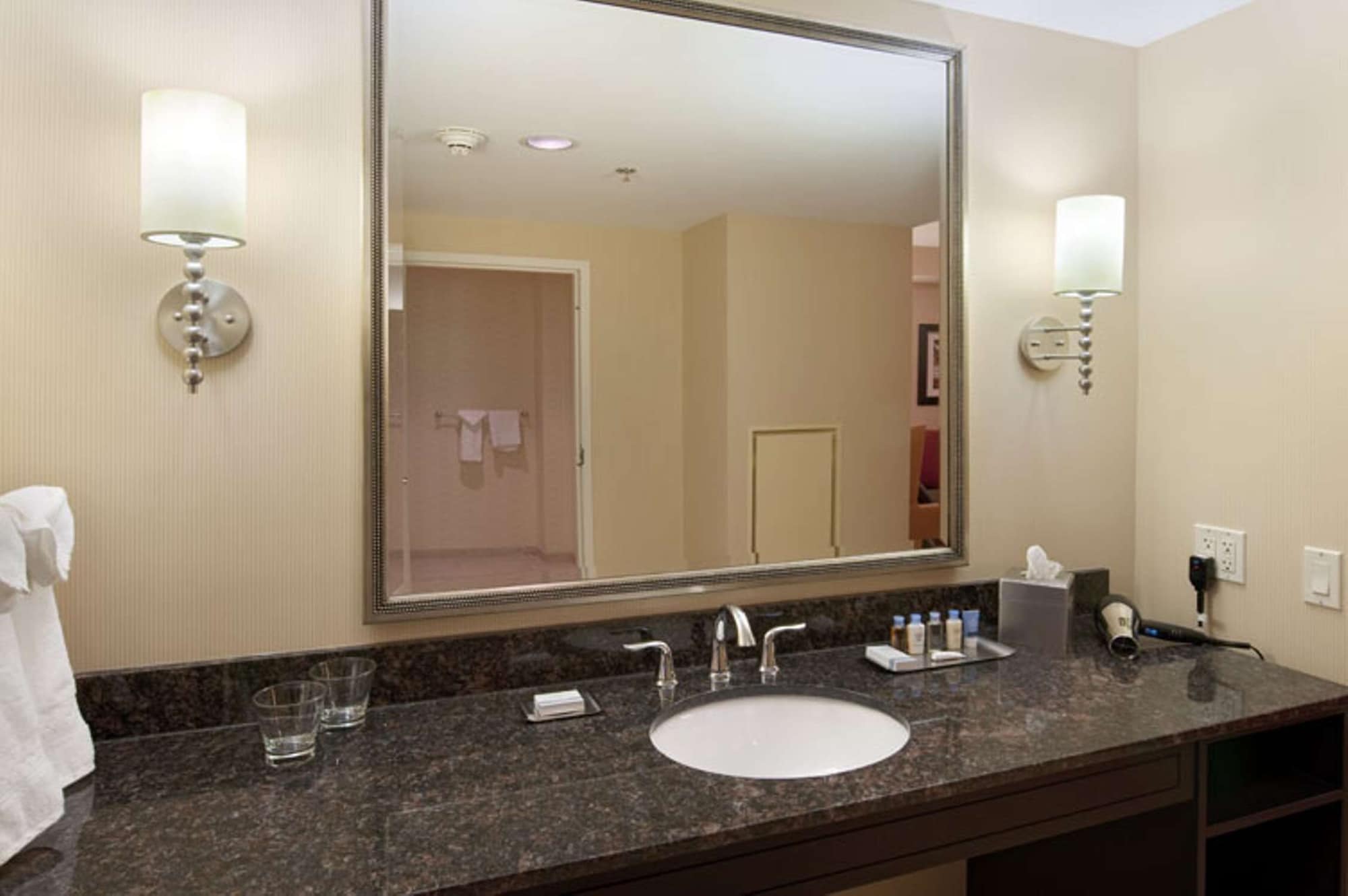 doubletree suites by hilton hotel detroit downtown fort shelby