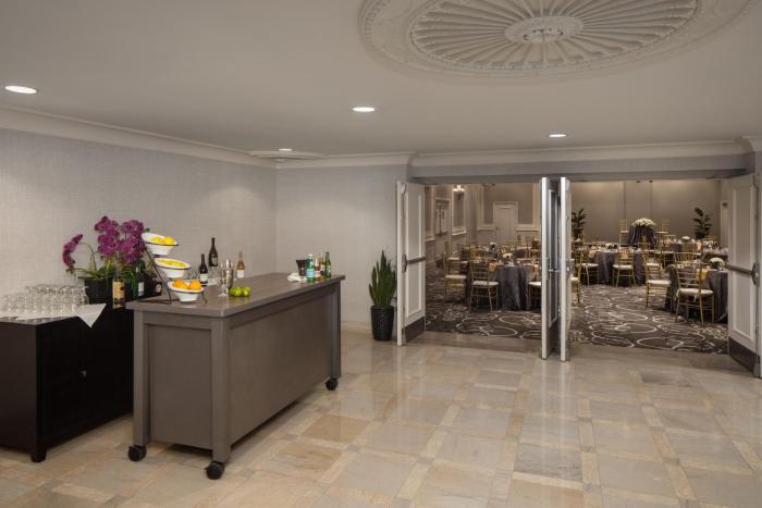 doubletree suites by hilton hotel detroit downtown fort shelby