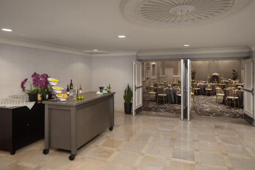 doubletree suites by hilton hotel detroit downtown fort shelby