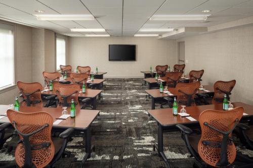 doubletree suites by hilton hotel detroit downtown fort shelby