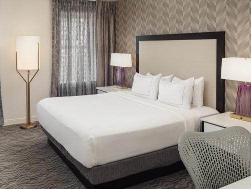 doubletree suites by hilton hotel detroit downtown fort shelby
