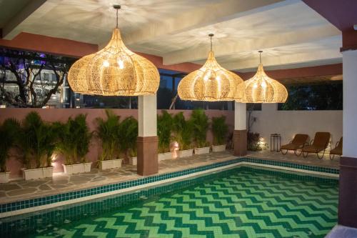 casa blanca lakecity