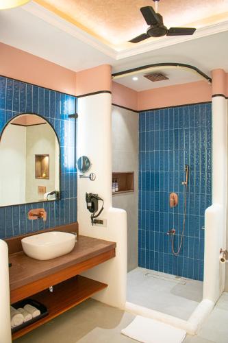 casa blanca lakecity