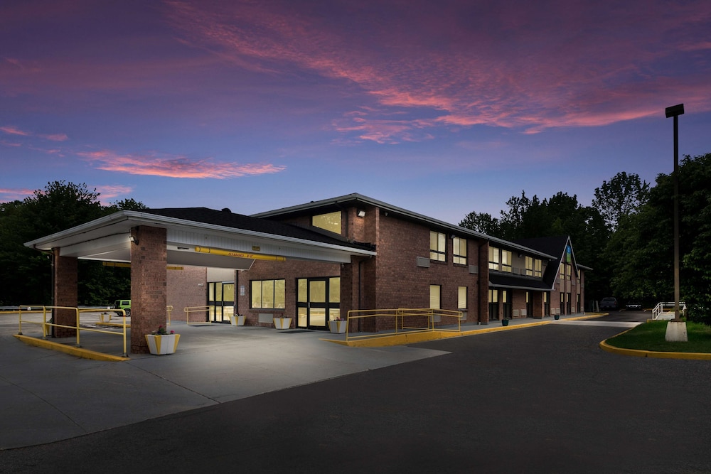 Surestay Hotel By Best Western Lewiston,Maine>>Lewiston,3 star