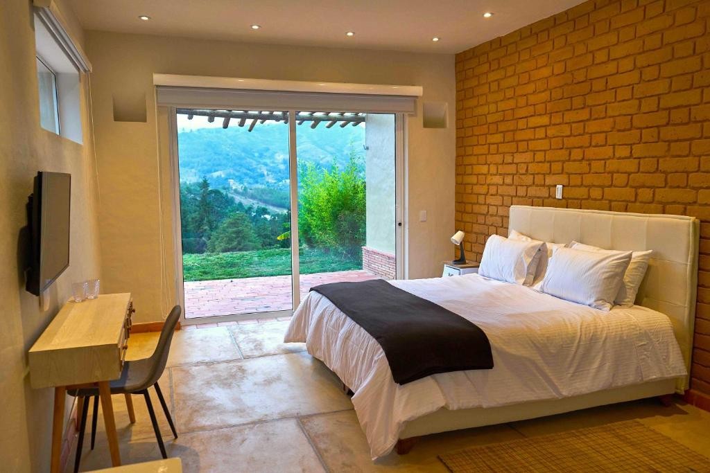 hotel alma