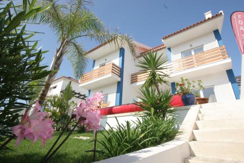 casa encosta da lagoa