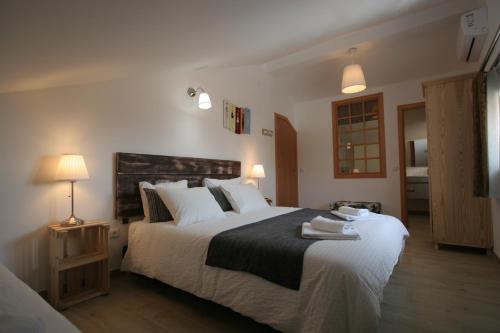 casa encosta da lagoa