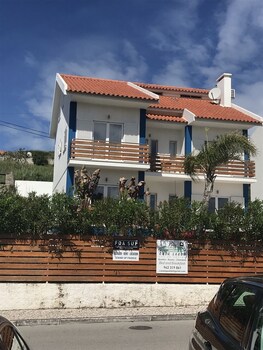 casa encosta da lagoa