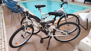 casa encosta da lagoa