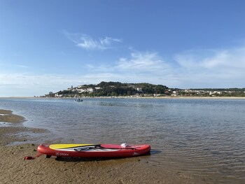 casa encosta da lagoa