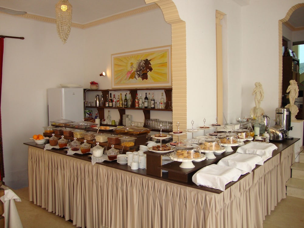 hotel rachel