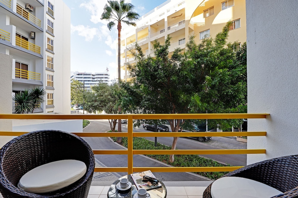 vilamoura design with pool by homing