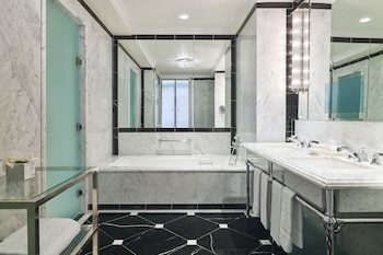 5th and 55th residence club