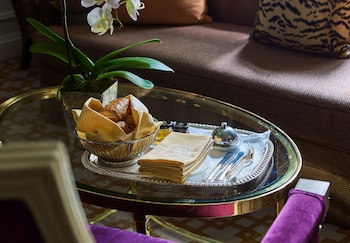 5th and 55th residence club