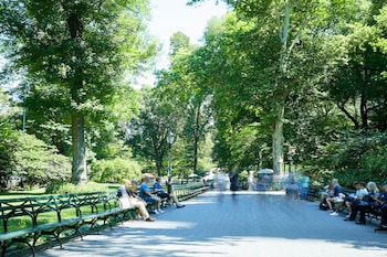 5th and 55th residence club