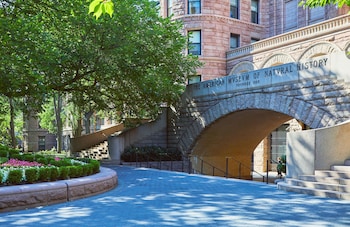 5th and 55th residence club