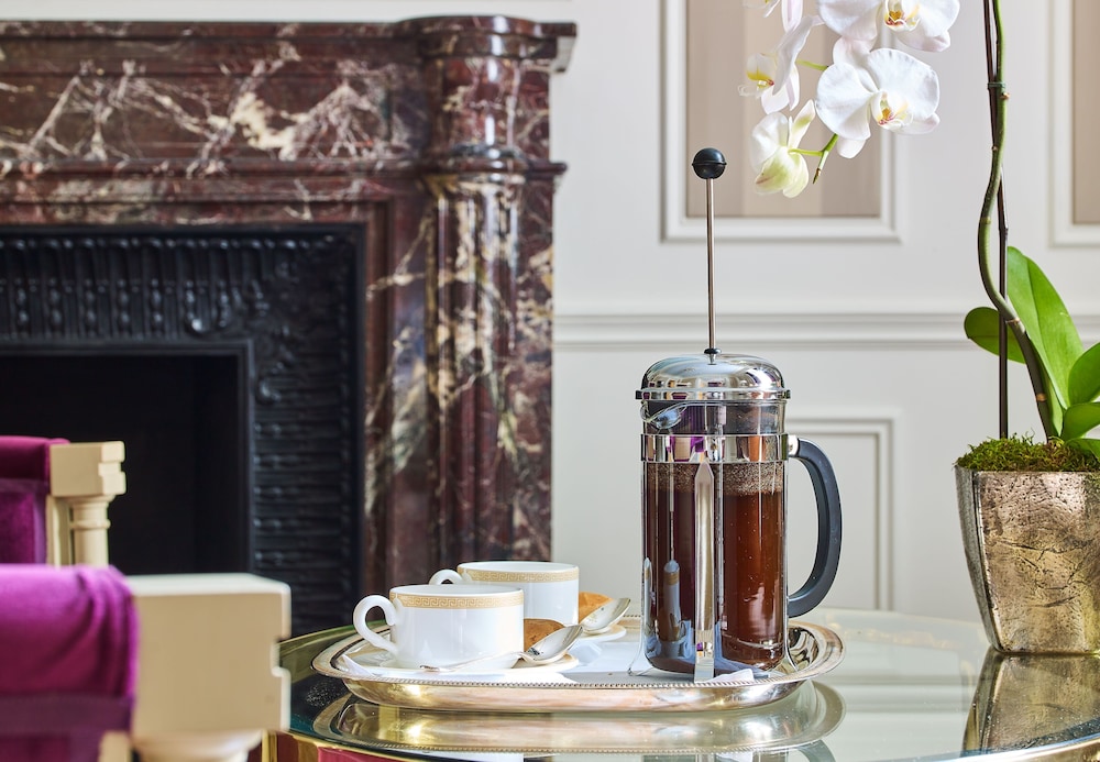 5th and 55th residence club