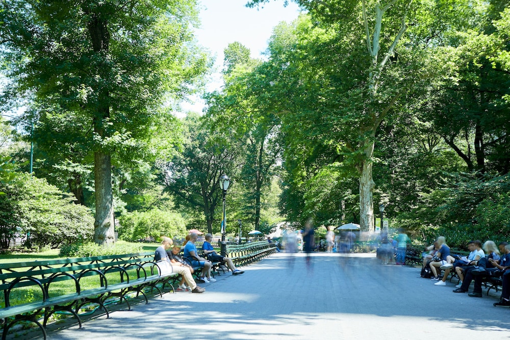 5th and 55th residence club