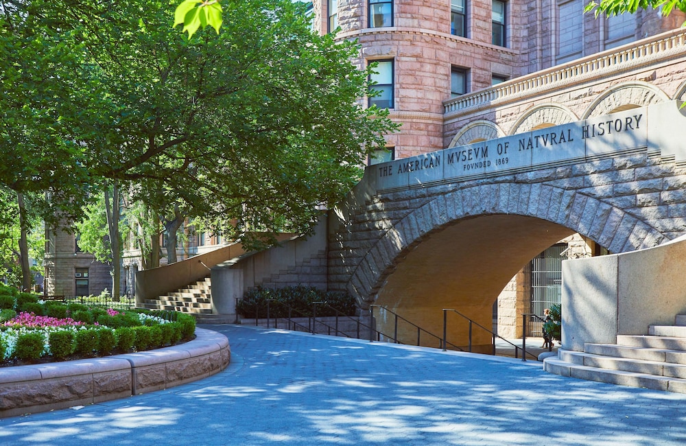 5th and 55th residence club