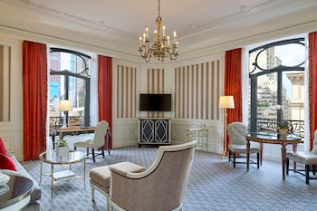 5th and 55th residence club