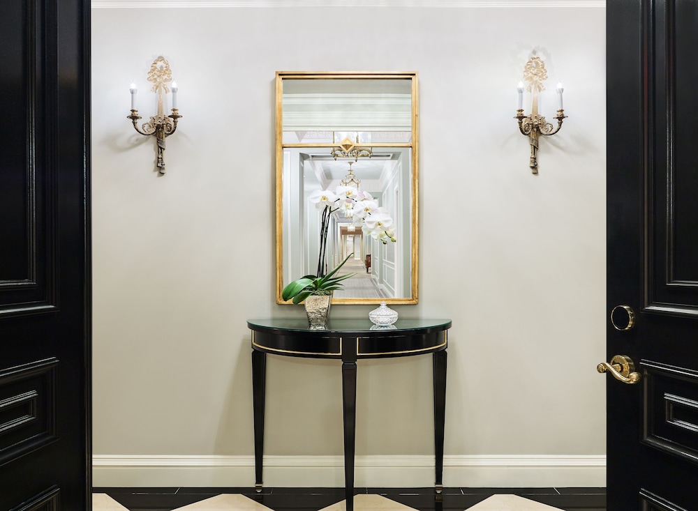 5th and 55th residence club