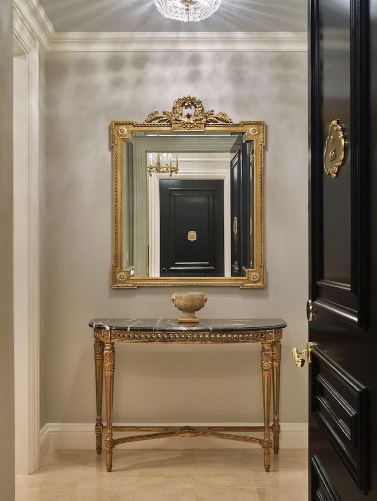 5th and 55th residence club