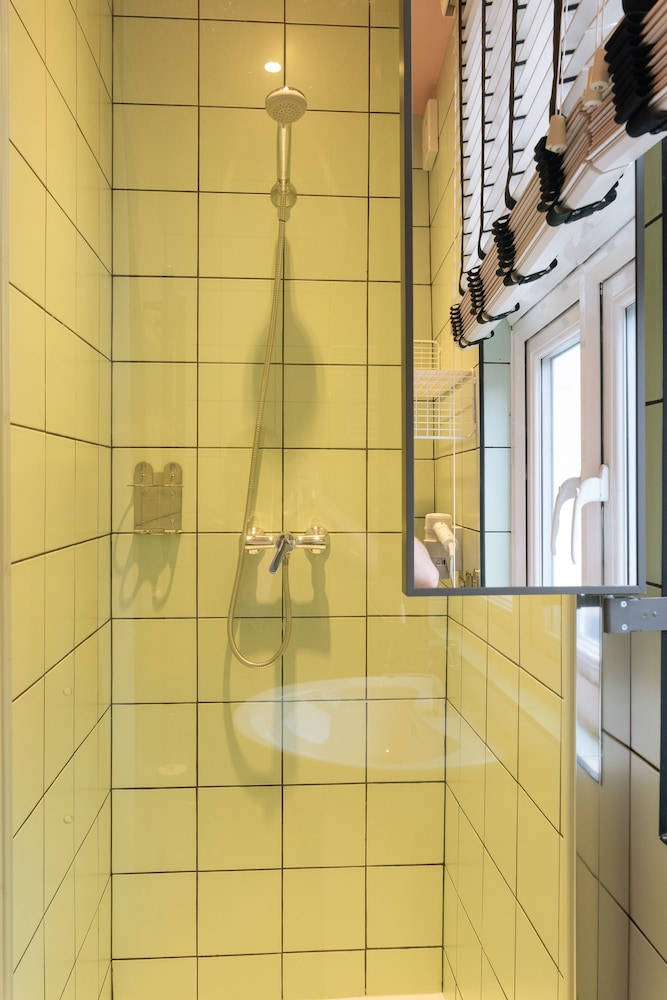 the warwick by aura collection