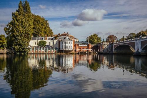 east molesey