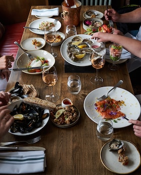 the mitre hampton court