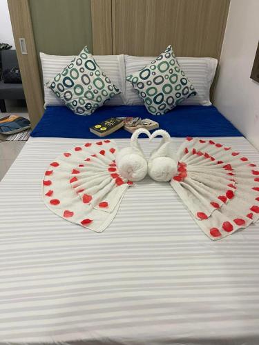 cozy 1 bedroom at shore residences mall of asia