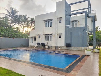 canela villa