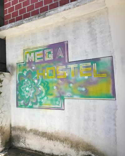mega hostel mirissa