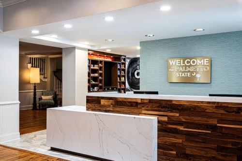 hampton inn and suites charleston west ashley