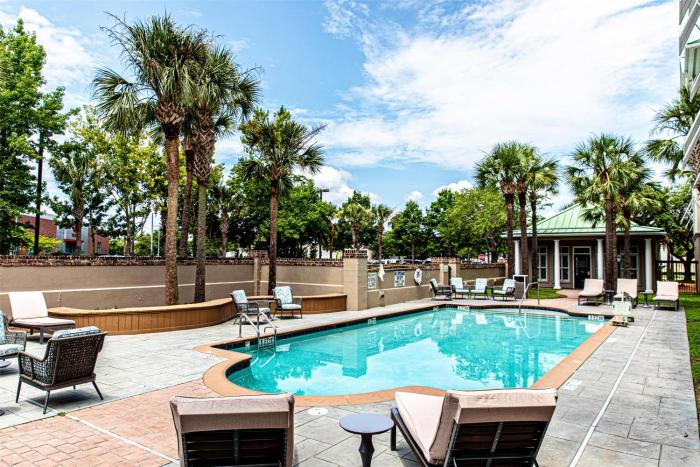 hampton inn and suites charleston west ashley