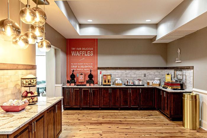 hampton inn and suites charleston west ashley