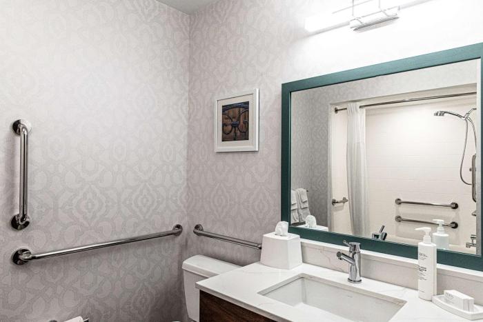 hampton inn and suites charleston west ashley